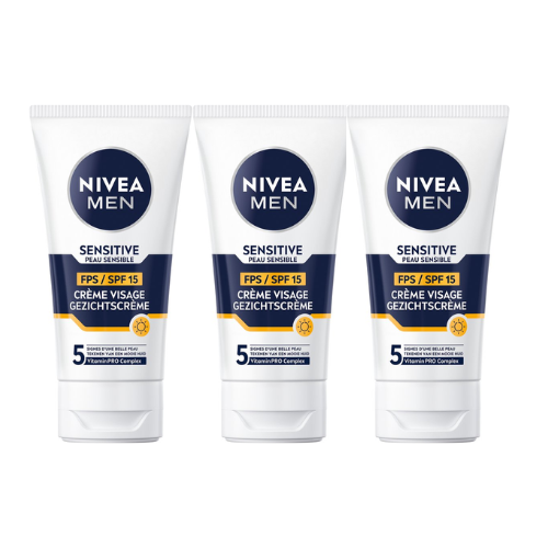 NIVEA MEN Sensitive Gezichtscrème - Dagcrème - Moisturizer - SPF 15 - Gevoelige huid - Met kamille en vitamine E - voordeelverpakking   3x75 ml