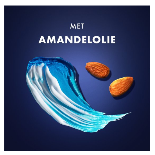Gillette Fusion Scheergel - Met Amandelolie - Voor De Gevoelige Huid - voordeelverpakking 6 x 200ml